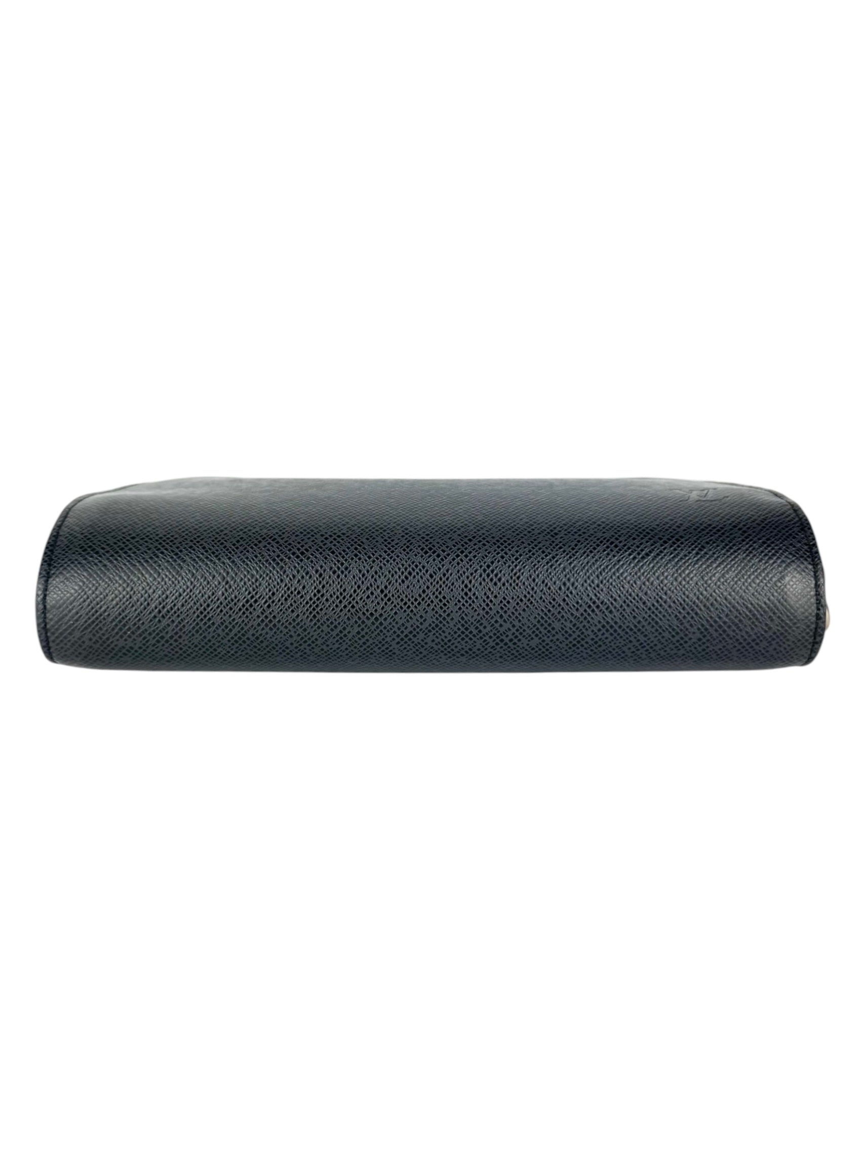 Louis Vuitton Black Taiga Leather Baikal Clutch Bag